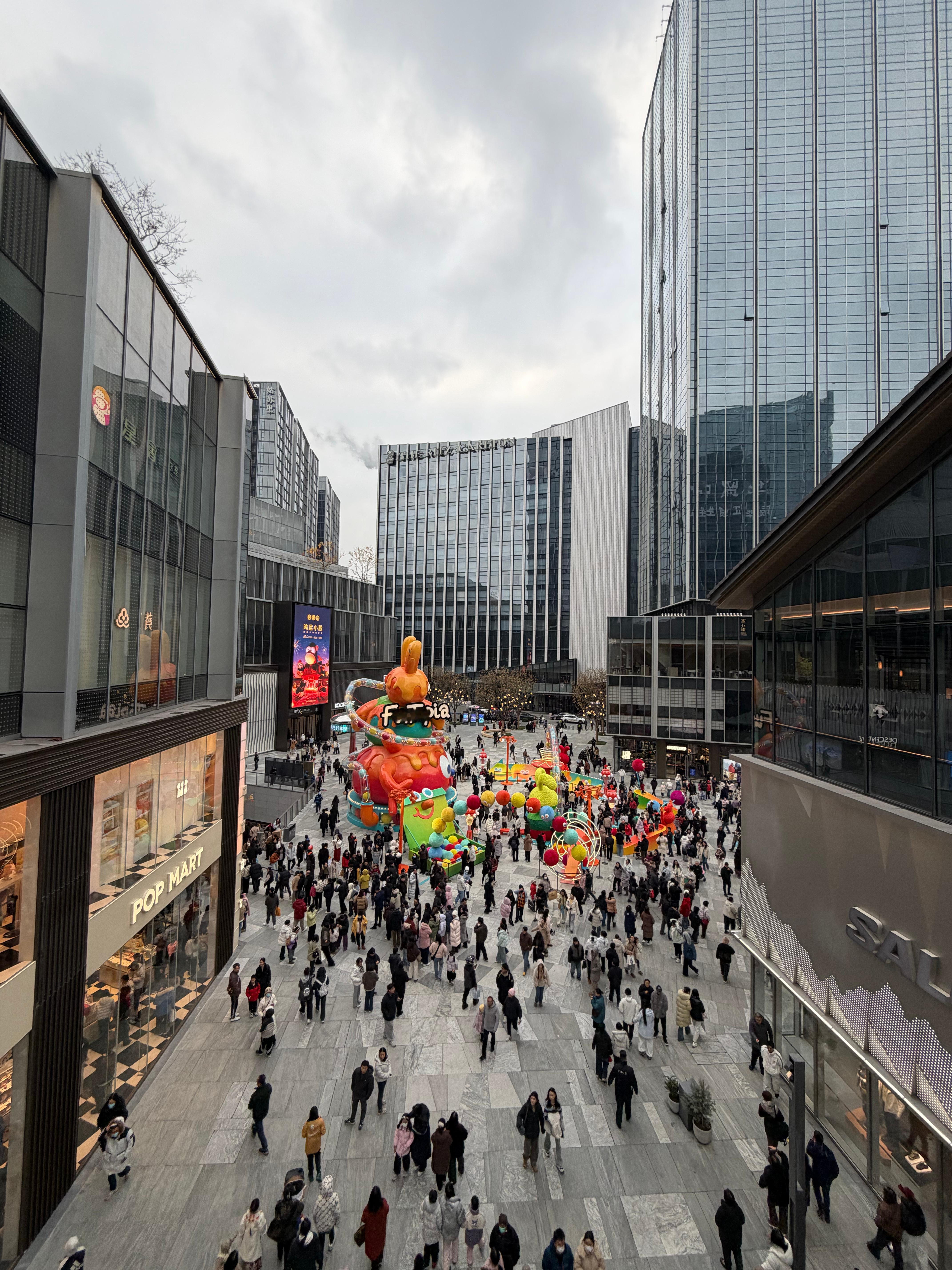 溜了溜了，人太多，去仓街转转，不知道人多不多。 