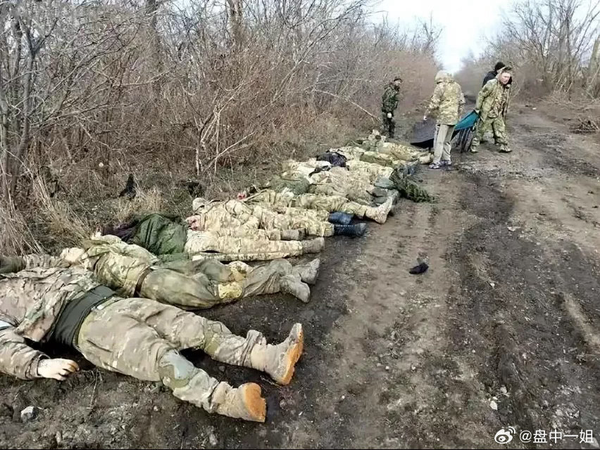 乌克兰的伤亡真相，终于有人道破实情了！俄乌两国鏖战四年，俄罗斯的伤亡竟是乌克兰的