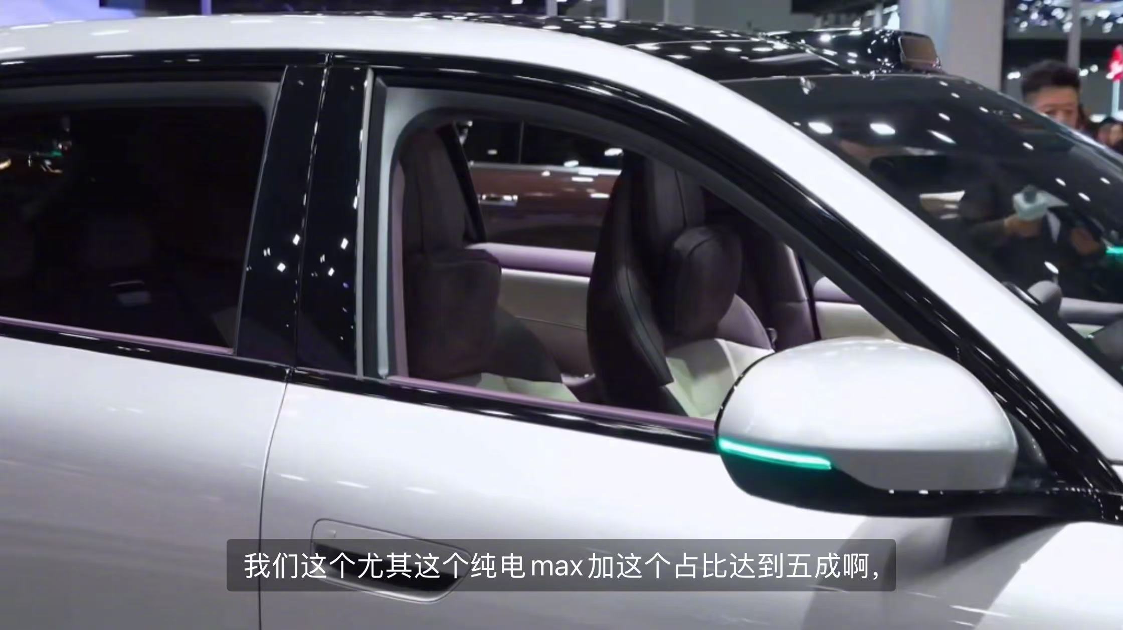 这车即达成的热度，已逐渐脱离单车型偶然爆发的阶段，进入体系化产出的节奏。对竞品而