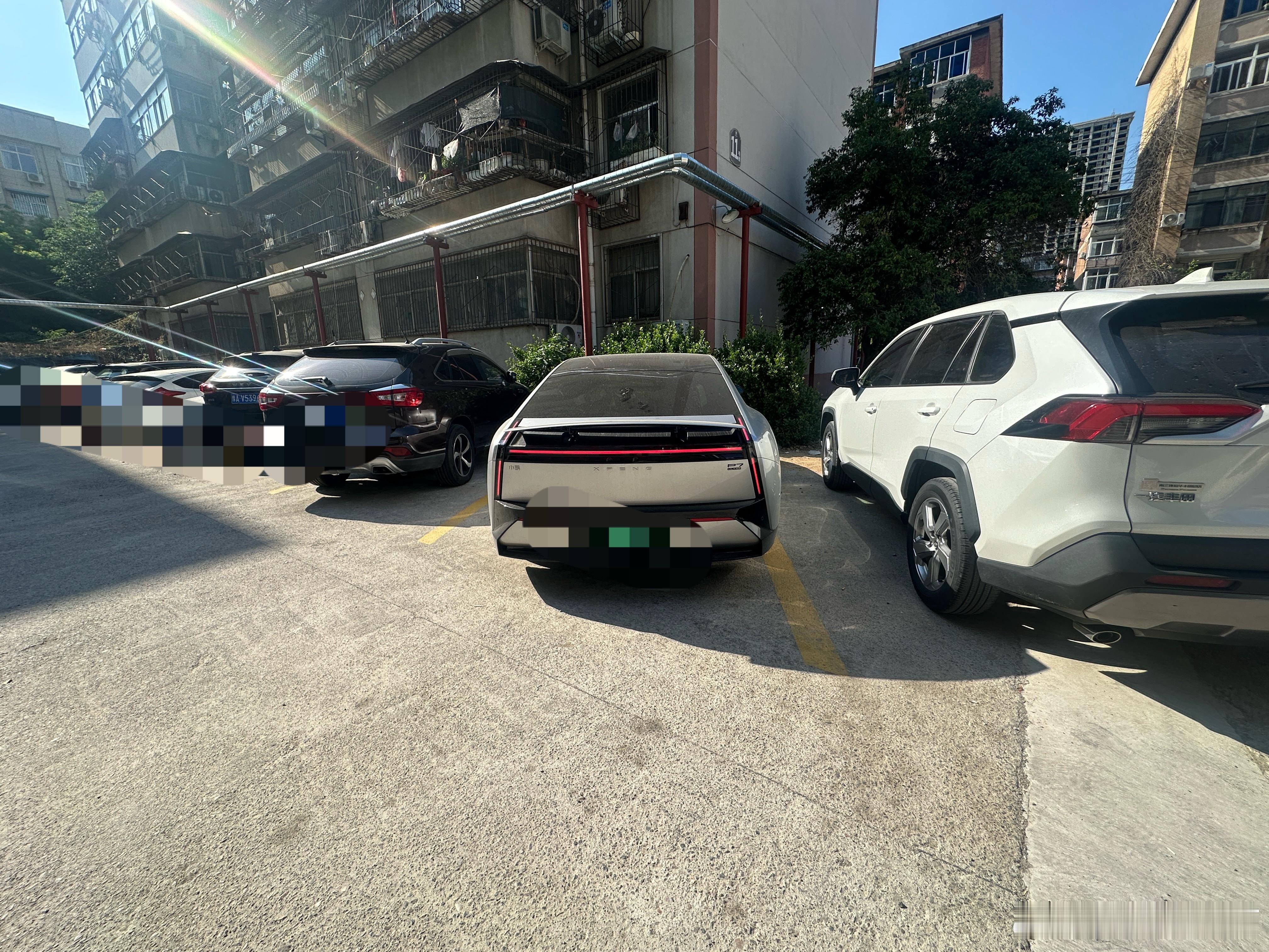 赶走非法流氓物业后会是什么体验就是从云南回来单位小区的时候随时有车位小鹏p7