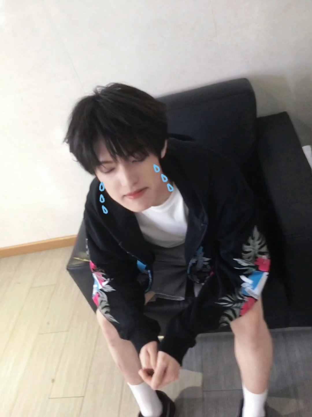 张泽禹 小狗的人塑 关于张泽禹是小狗这件事，证据确凿，无需多言～ 