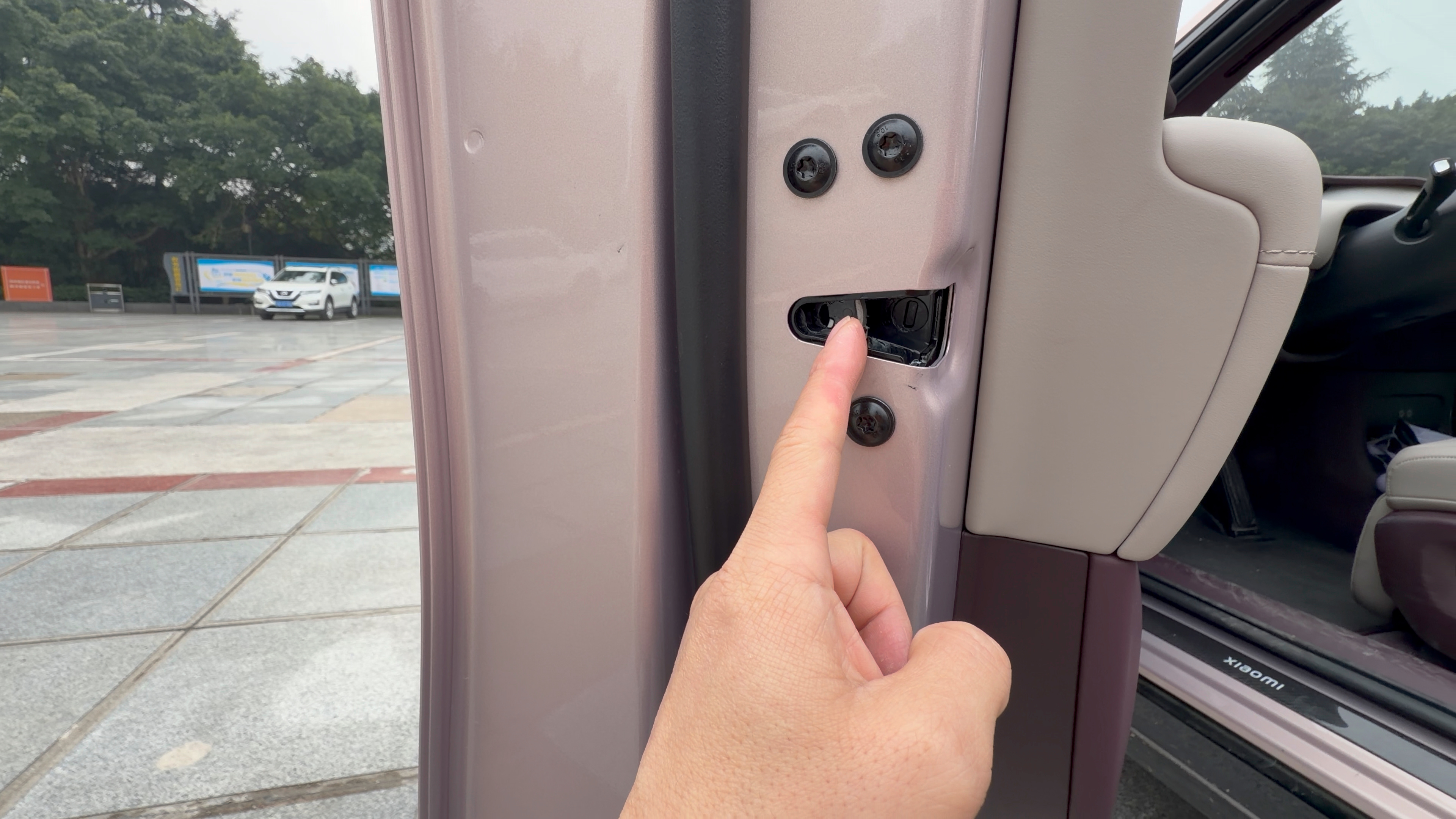 为了黑小米YU7关不上车门，黑子们真的是处心积虑、煞费苦心、为所欲为、手动把门舌