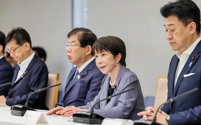 要大熊猫，日本求中国了。7月27日，日本共同社、读卖新闻相继披露消息，受当前持续