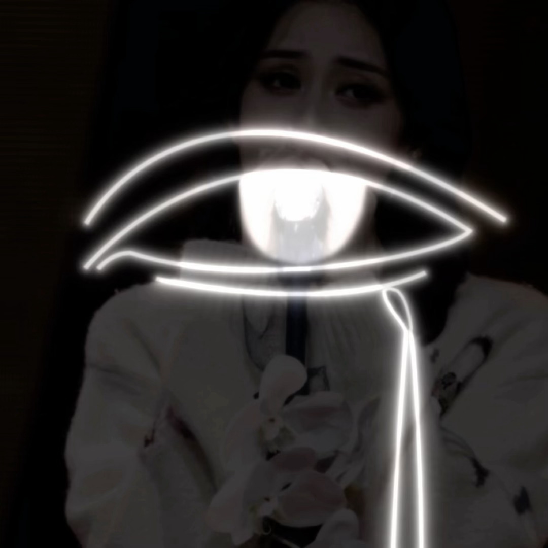 “凝聚在眼里变透明” ​​​