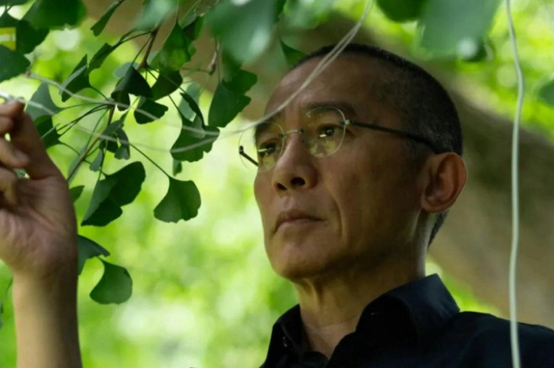 梁朝伟在新片《Silent Friend》首映前夕接受采访时表示，2021年凭借
