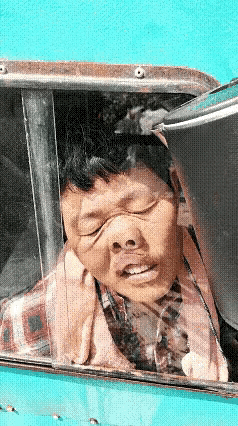 这样的事情都做的出来，真是伤心病狂啊！看把大妈都给气成啥样了。[耶][耶][耶]