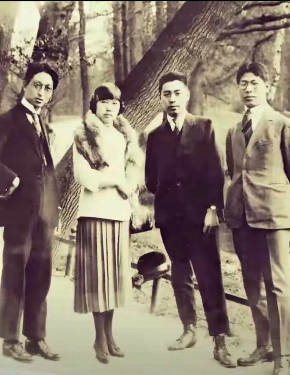 共产党的创始人，介绍周恩来朱德入党