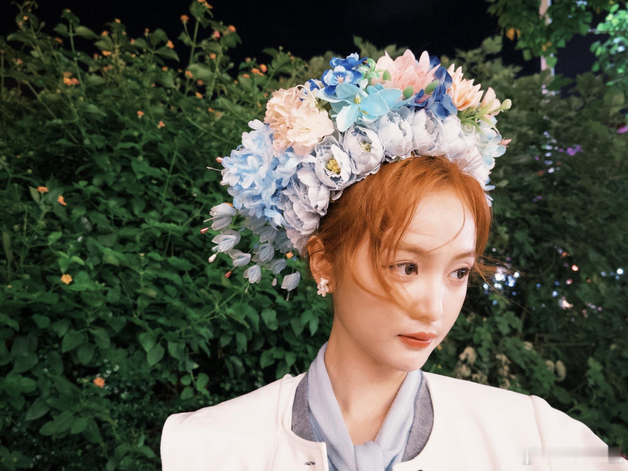 吴宣仪游客版簪花！这个簪花配色好好看啊！不只是簪花[doge] ​​​