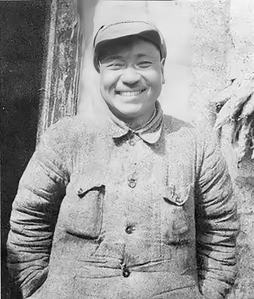 1939年，五重间谍袁殊，被76号逮捕，李士群要他招供，谁知他却一点不慌，反而淡