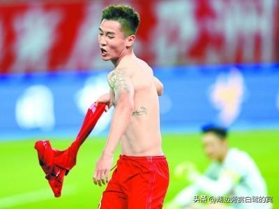 韦世豪6条动态1小时全删：你骂他两岁的女儿，他还能怎么改？
9月8号下午，韦世豪
