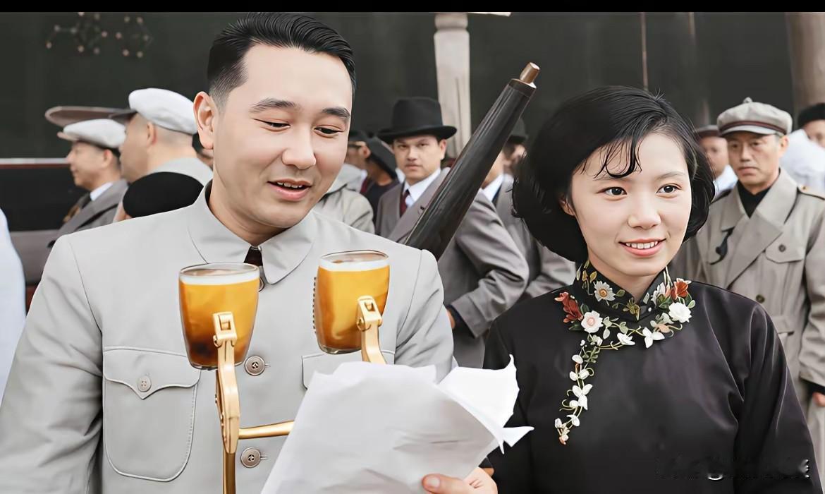 有这样一位传奇女性，当年是志愿军英雄们心中公认的女神。
在职场上，她是赵忠祥的领