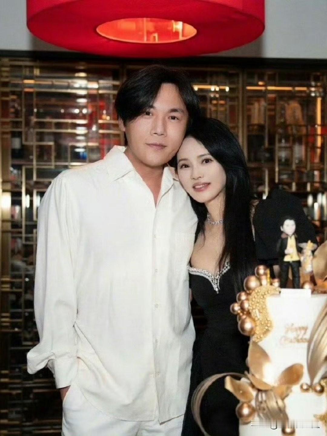 我和伊能静同频共振了
那就是留守妇女
的无奈和奉献，伊能静自从生了孩子后，就以孩