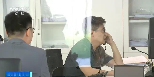 65岁老人在银行买了120万理财，巨亏70万后老人索赔，法院判决大快人心。

受