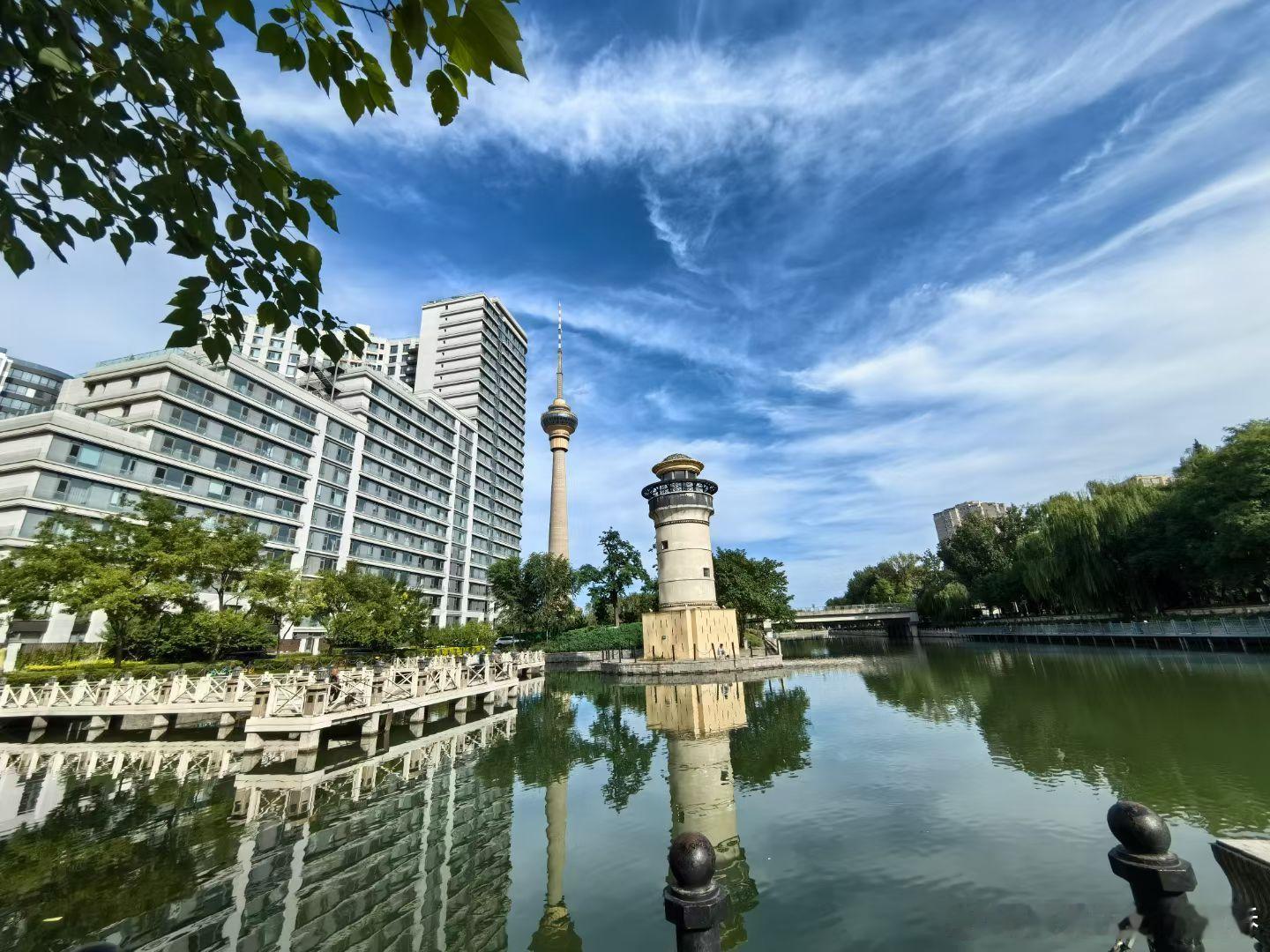 生活手记爱从不是以“理应如此”为标尺的绑架，而是根植于理解与尊重的双向奔赴。真正