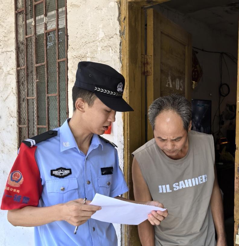 去当村辅警适合‌追求家乡稳定就业的人群！

岗位稳定性较高、离家近易兼顾家庭、部