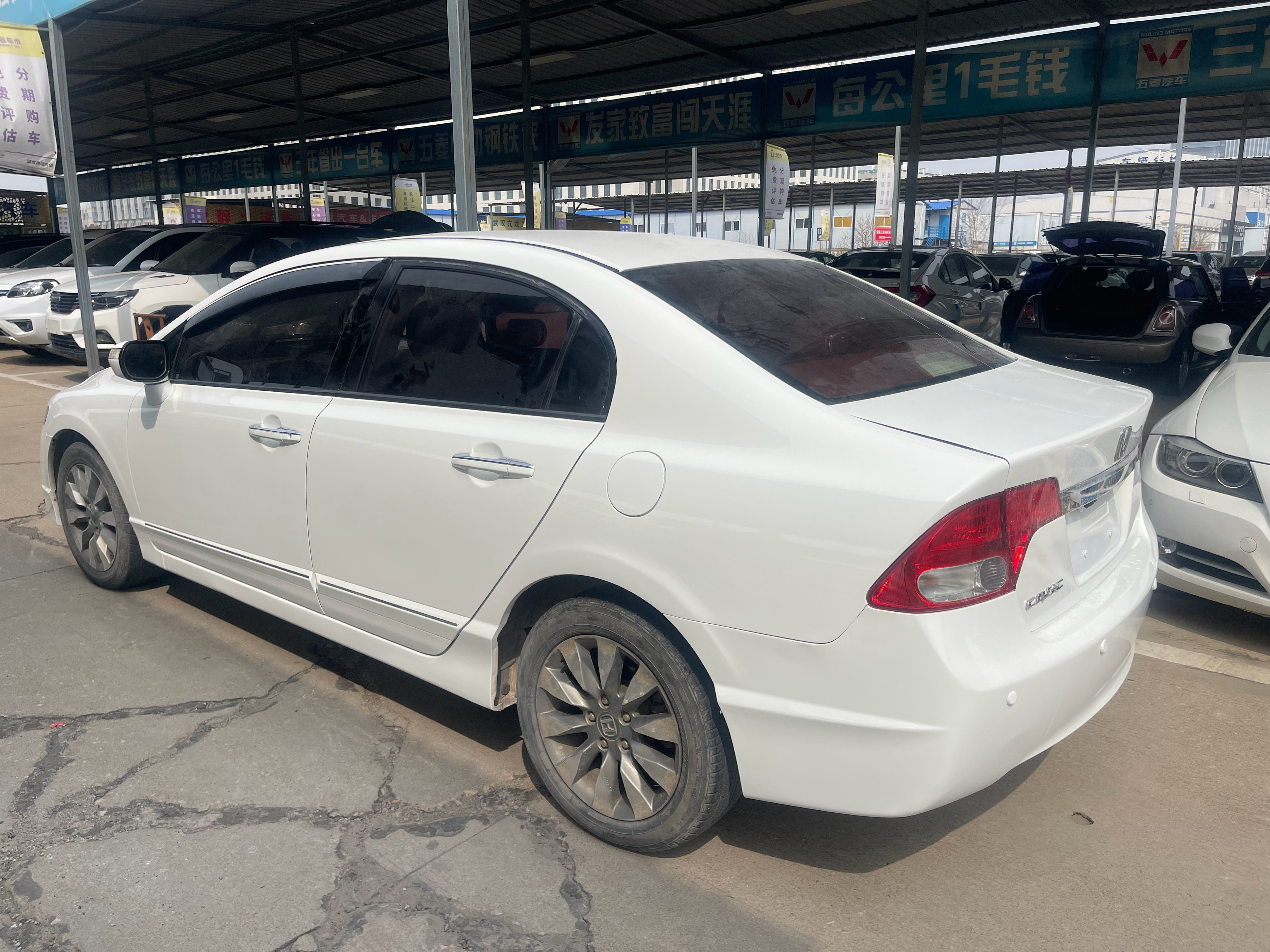 前些天收的2011年豪华版本田思域，简单收拾了下，好看太多了，感觉动力瞬间提升5