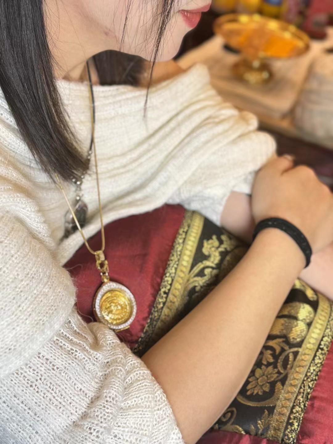 情缘捆绑蛇网红主播都请泰牌