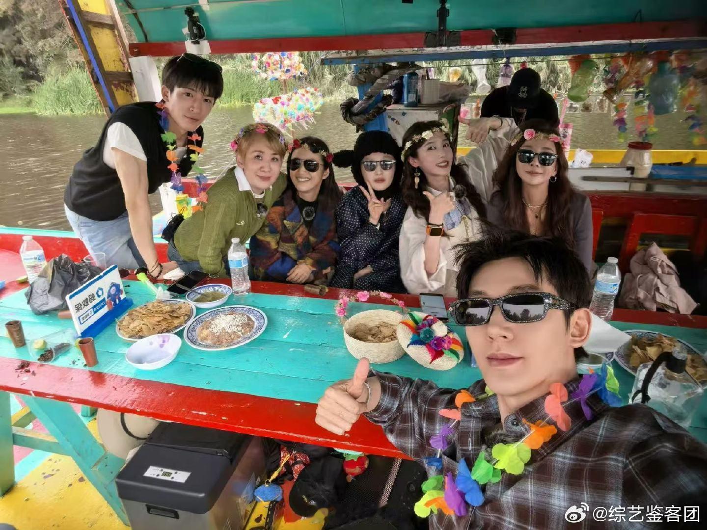邓为晒花少团合照邓为拍的花少8大合照邓为晒花少团合照，期待第一期 ​​​