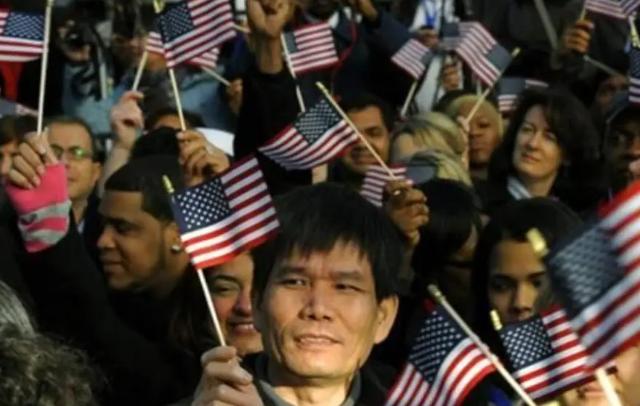 美国华人表示：在美国所有华人精英，不管你第一代有多牛，是顶尖科学家还是大学教授，