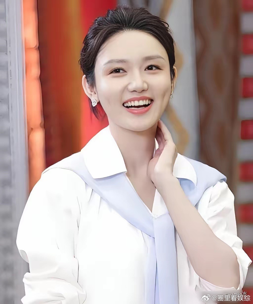 龙洋该做的一样都没做，没谈恋爱、没结婚、没生孩子，37岁了还是孤零零一个人龙洋，