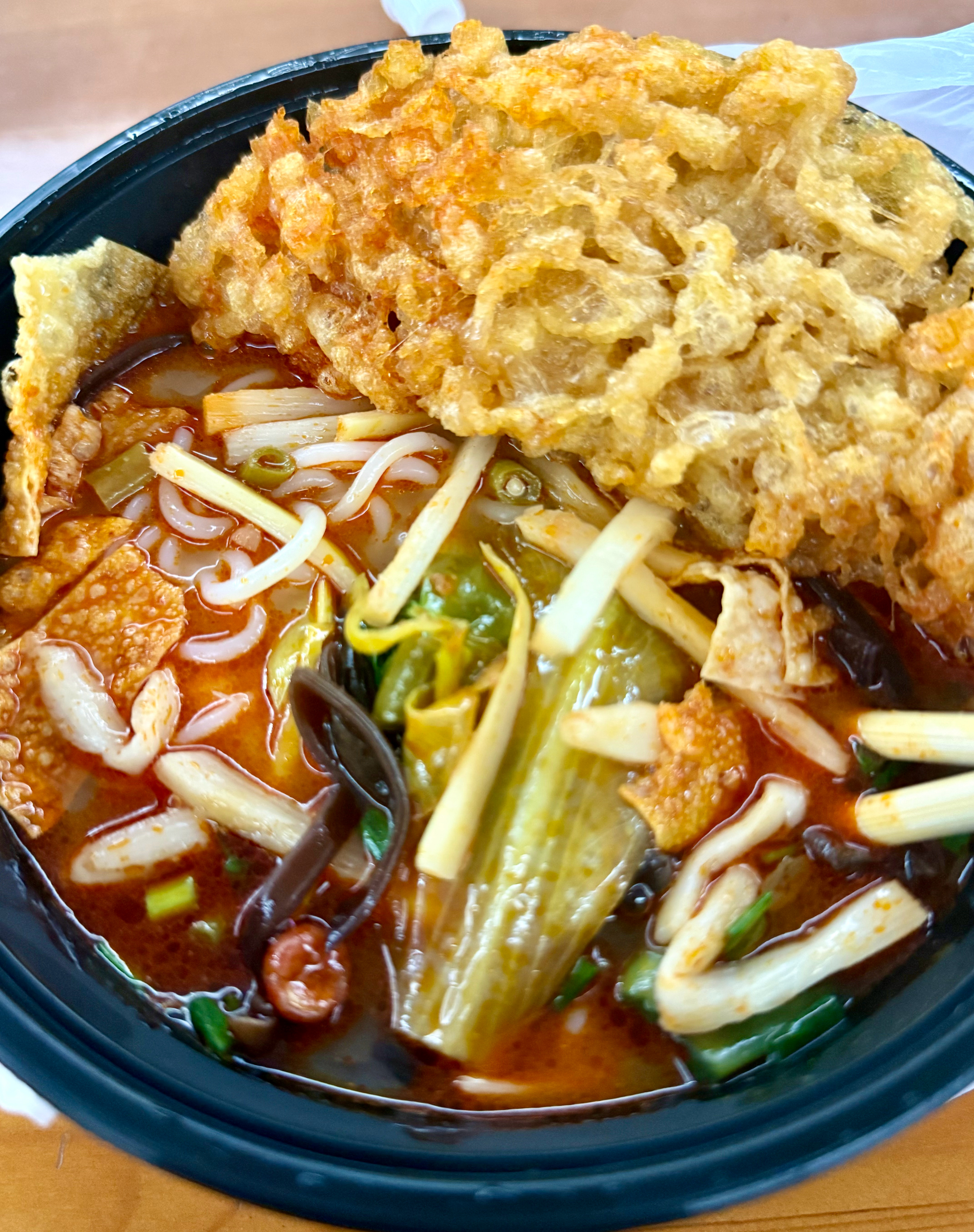 吃炸蛋螺蛳粉！ 