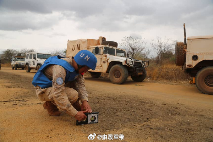 【中国第16批赴南苏丹（瓦乌）维和工兵分队顺利完成补给线勘察任务】近日，中国第1