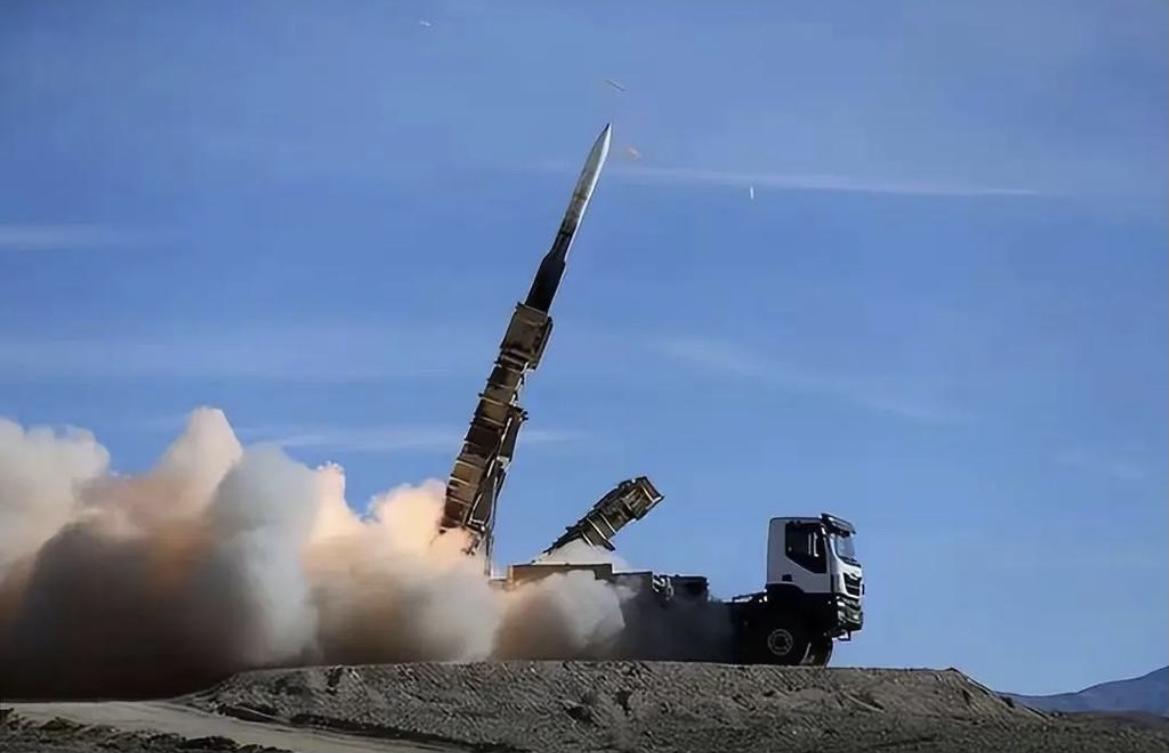 日、韩、美都想动朝鲜，
可看看左边的俄罗斯，右边的中国，
再看看三将军，他们敢动