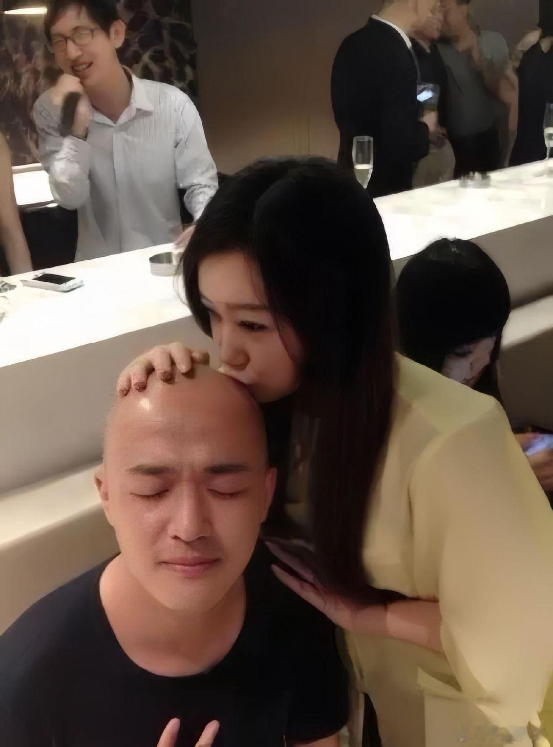 #包文婧看了会发疯的照片#笑死我了，包文婧看到这张照片包吃醋的......#网友