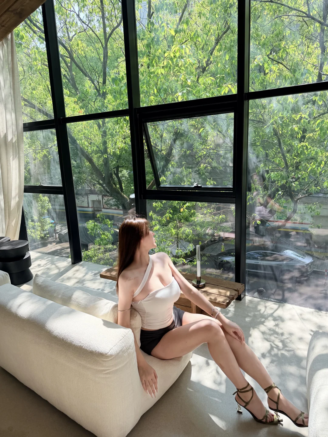 我懵懵懂懂过了一年玻璃房咖啡馆
