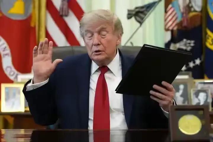 越打越赢，局势却越崩！美国死磕伊朗，打出一场诡异的反向胜仗
白宫闭门会议被曝出猛