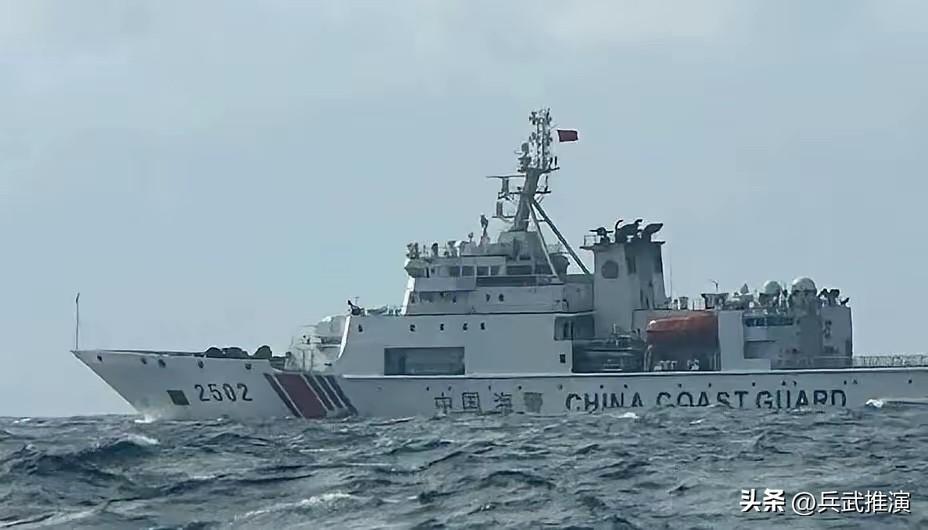 我海警船2304号、2502号今天上午在台岛东部的绿岛东南方60海里处再度执法巡