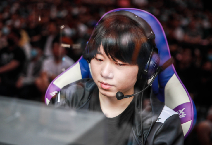 蒜头替森哥代播聊俊宝新队refuser的定位，他称队伍没有老板没有赞助没有基地但