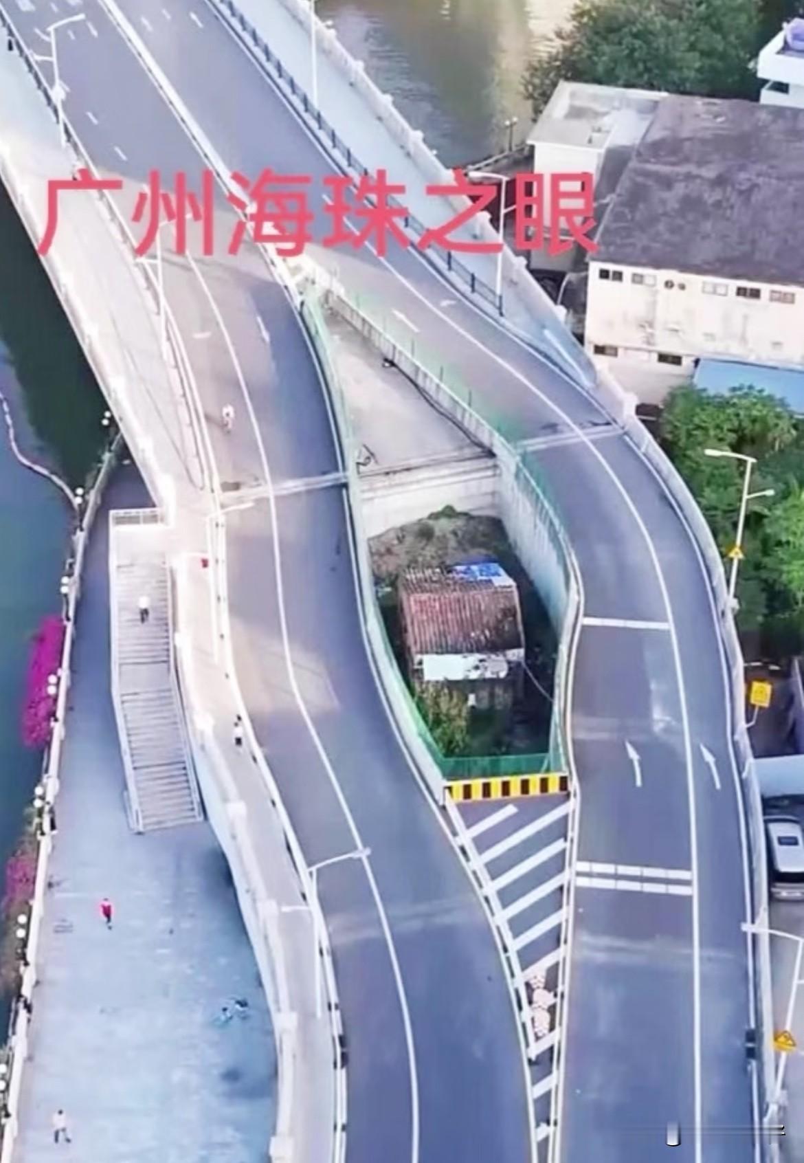 广州海珠的最牛钉子户成了网红打卡点，新时代的“渔夫和鱼”故事。
梁女士30多平的