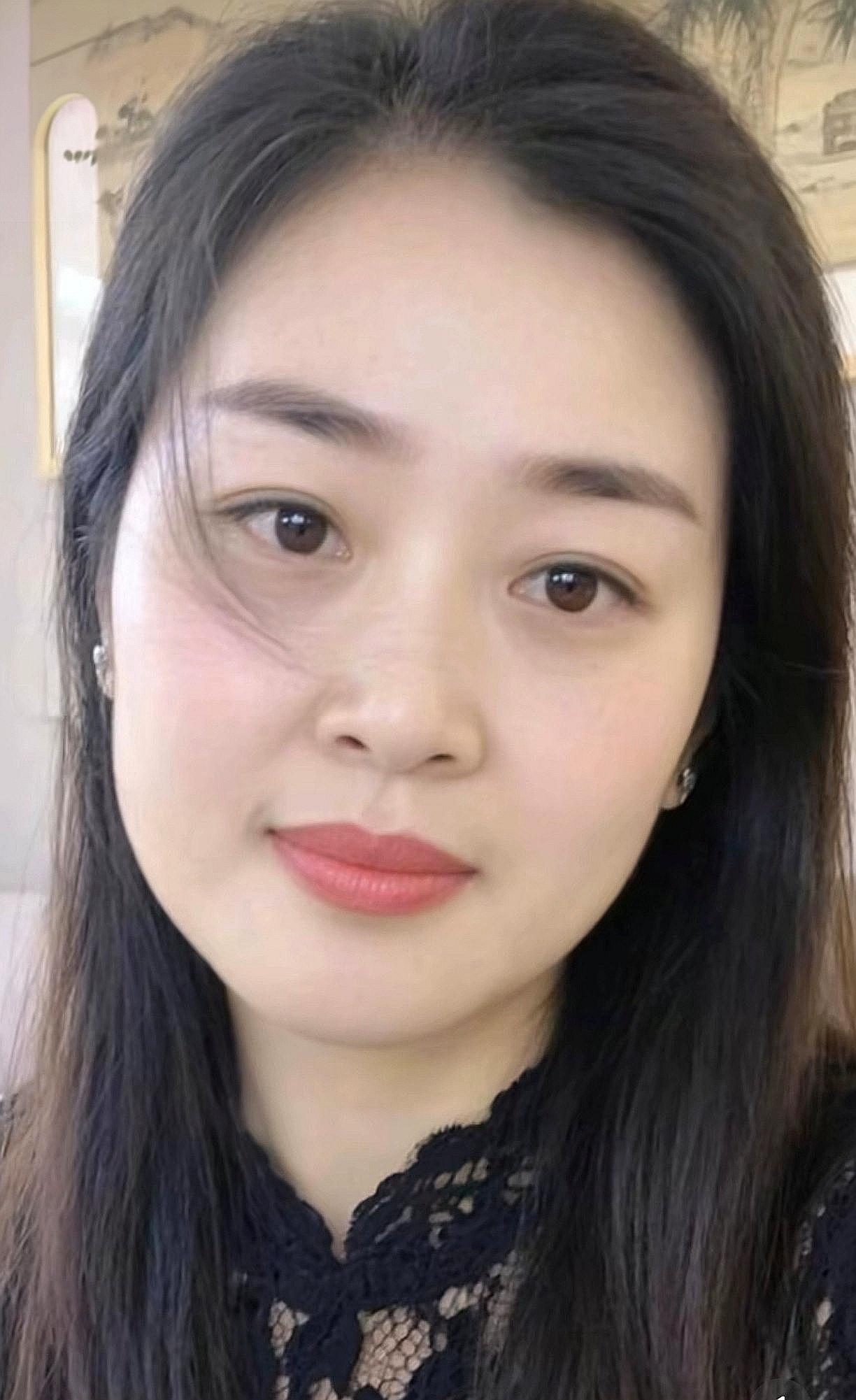 漂亮姐姐五冠排列真好。