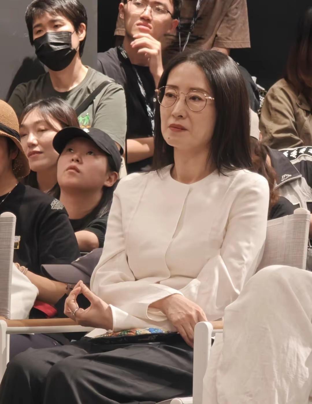 曾经的女神如今也老了