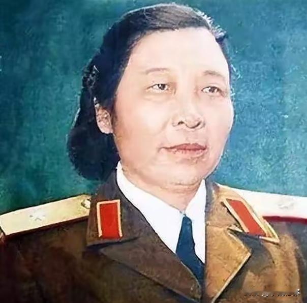 新中国首位开国女将军李贞荣归故里，昔日那个对她拳脚相加的前夫吓得躲在家里不敢出门
