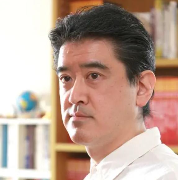 “”日本有人开始后怕了！一个研究日本战争史的人，正在提醒同胞：“别把战争想得太简