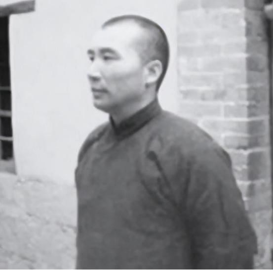 1948年，王耀武逃跑前特提醒手下：此战和抗战不同，大家莫轻生。我受栽培多年，理