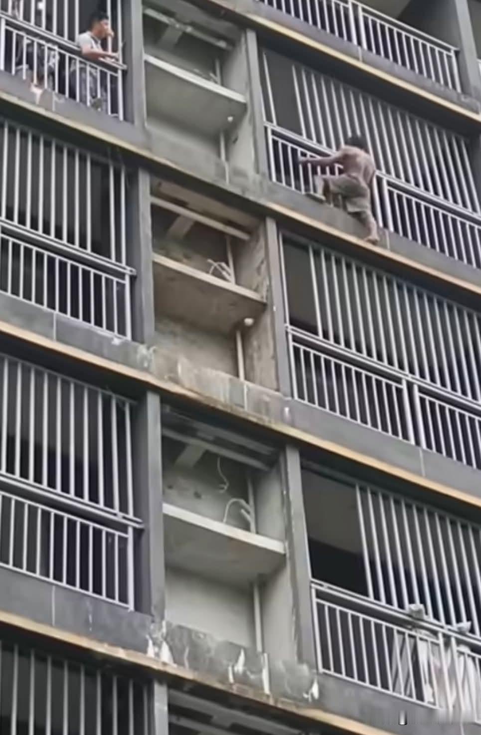 西港警方逮捕金贝4园区一名窃贼

近日，柬埔寨西港警方在金贝4园区内逮捕了一名偷