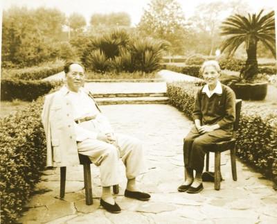1950年，毛主席突然收到无锡一位单亲妈妈的求助信，信上署名为“吴启瑞”，毛主席