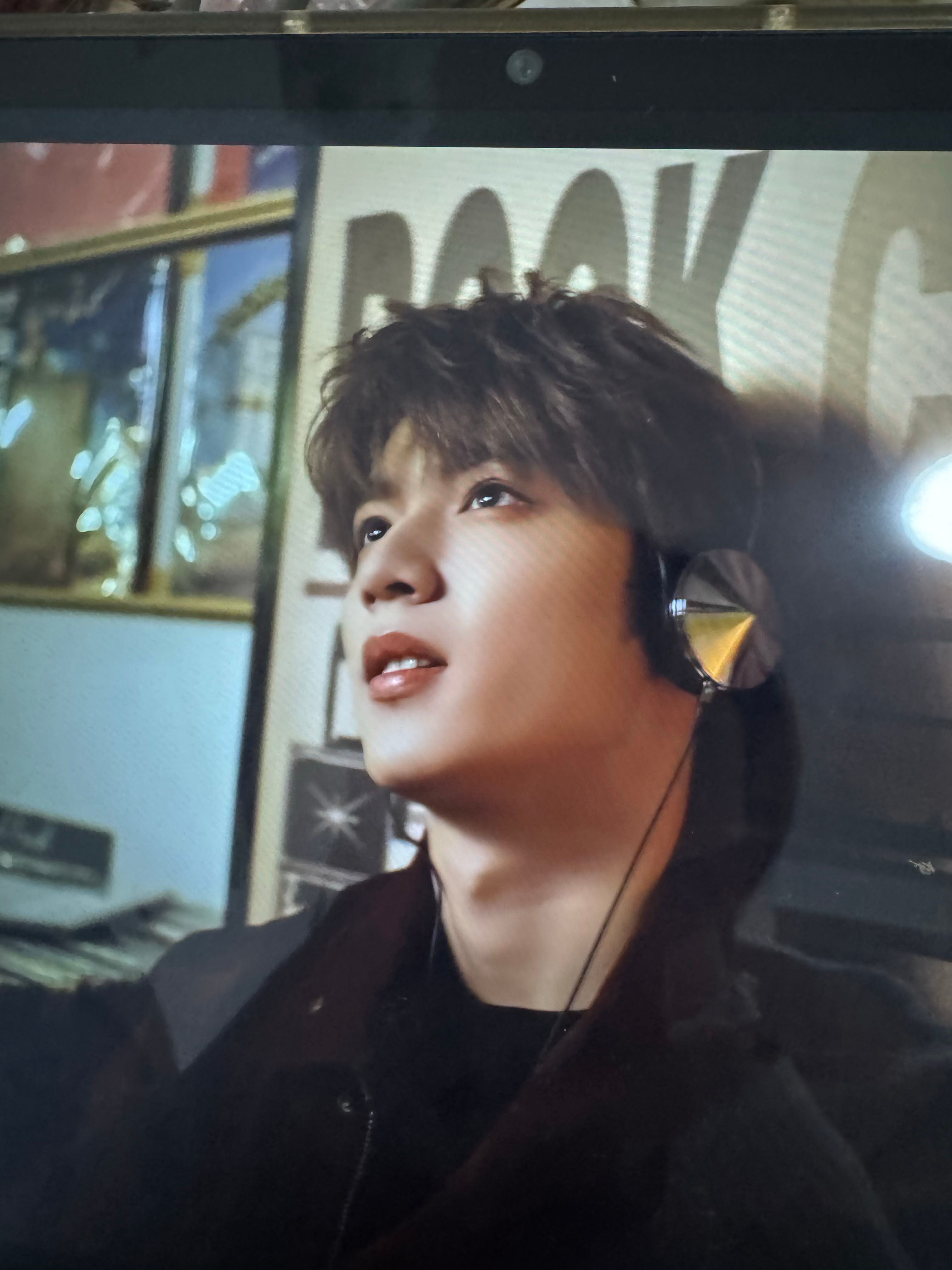 这男的咋这么帅。。。硬帅吧 