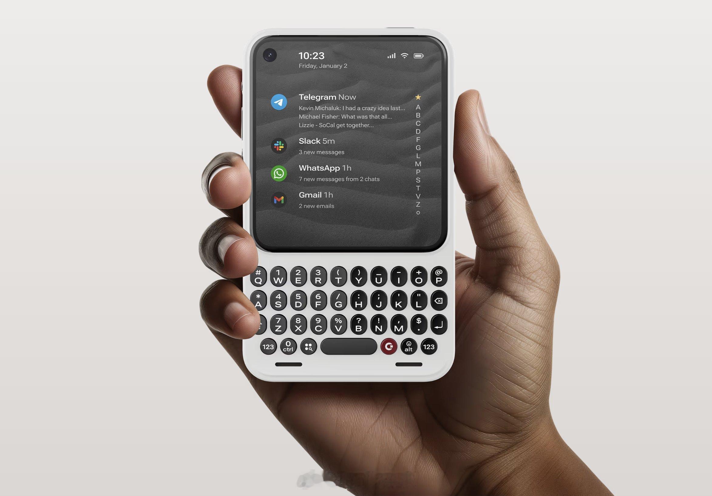不愿透露处理器型号的冷门全键盘手机Clicks Communicator，查了下