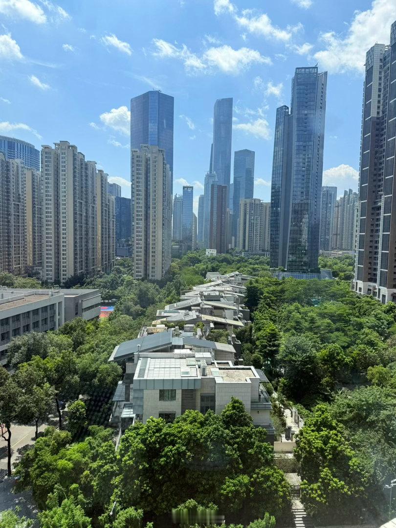又方便，又宽敞，好好的房不住，为什么要跑出去租房～ 