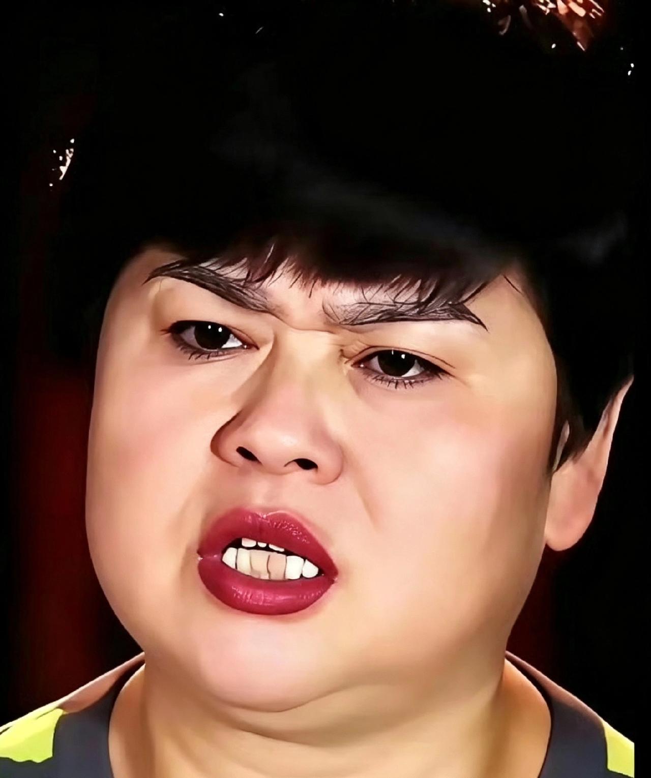 这位就是邹市明的丈母娘，冉莹颖的亲妈，大家看看是不是比拳王更霸气！ ​​​