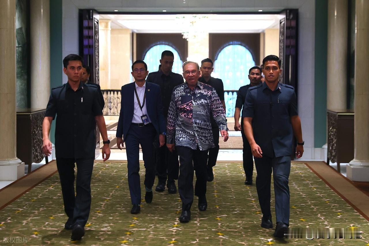 泰国这波管控总算来真的了！军方攥住几乎所有目标区域，之前悬着的局势总算有了实打实