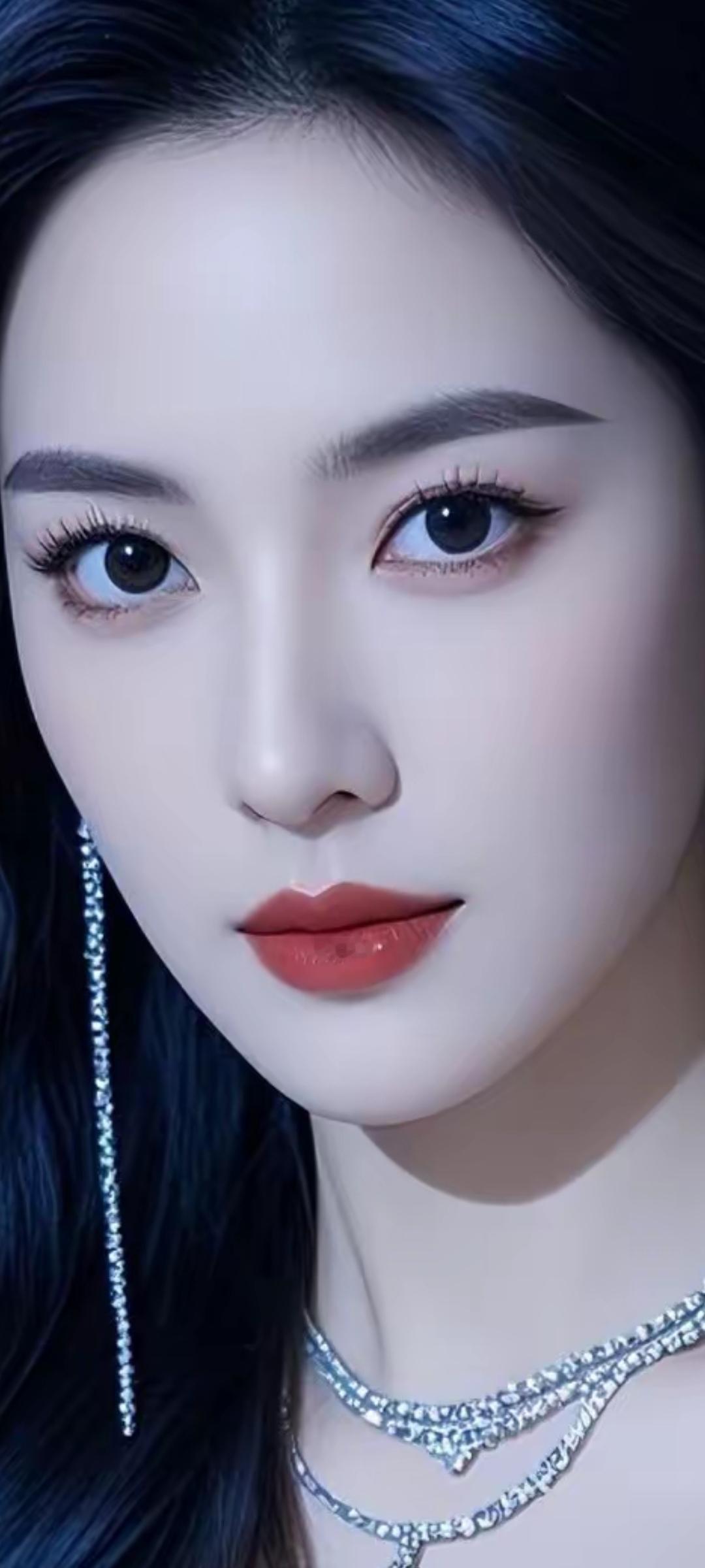 梦幻蓝发少女，精致妆容，闪耀珠宝，唯美动人。