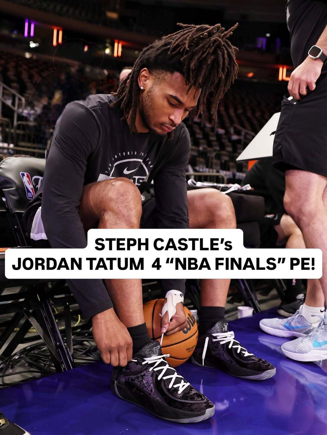 卡斯尔上脚的塔图姆4 PE。NBA