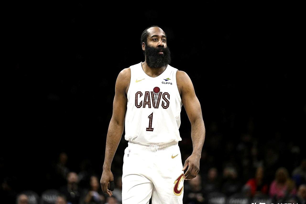 你敢信？NBA成立至今，29000分+8000助的球员只有2位。
 
勒布朗詹姆