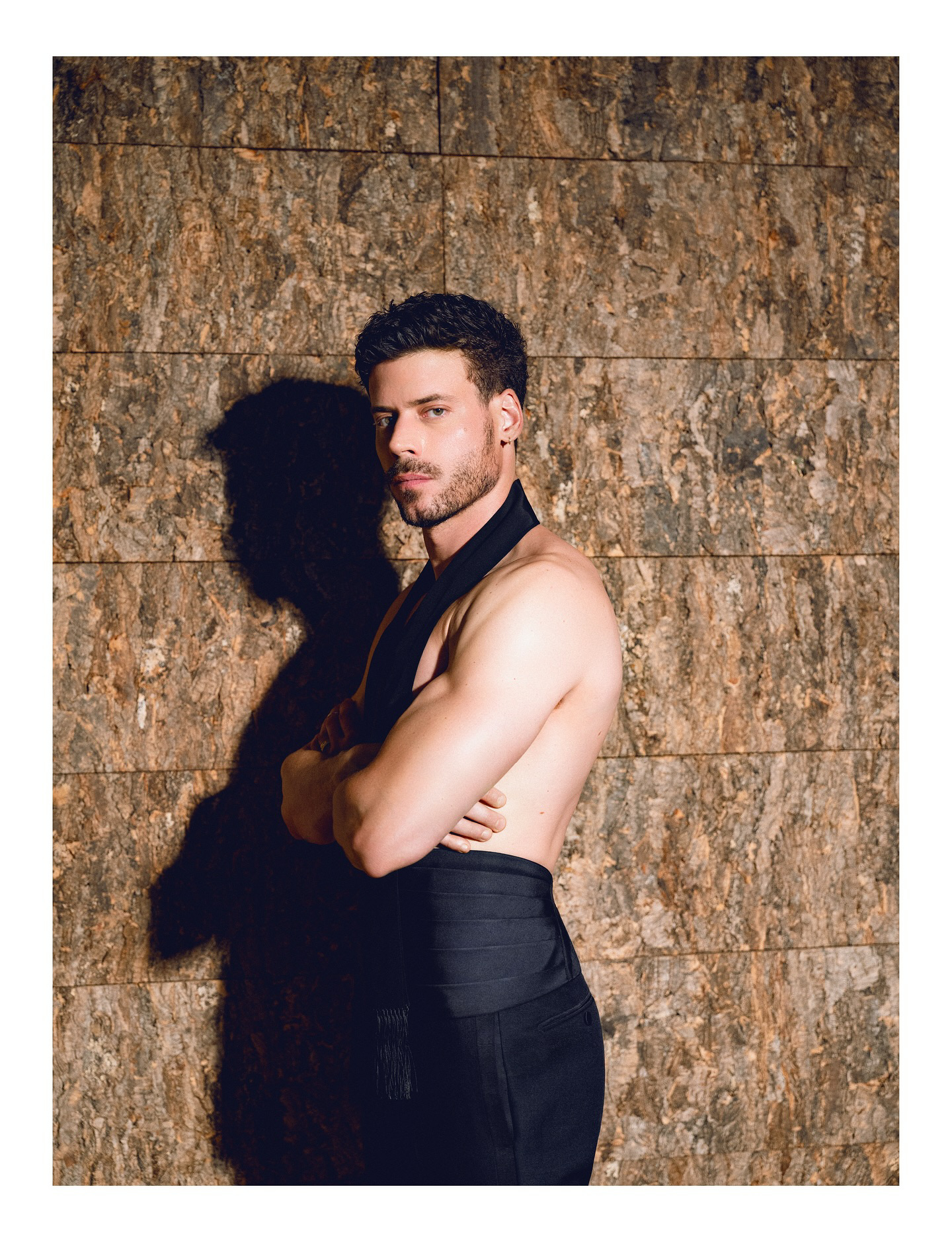 巅峰对决男星弗朗索瓦阿诺德同时登上《Behind The Blinds》和《Es