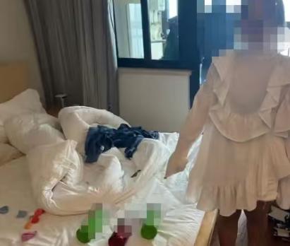浙江杭州，20多岁的年轻女子在房间里折腾了一夜，前后欲仙欲醉了9个小时，整个人一